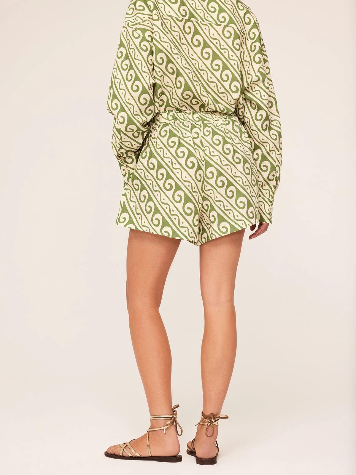 Lena Green Wave Print Shorts 3 Lena Green Wave Print Shorts - Image 3