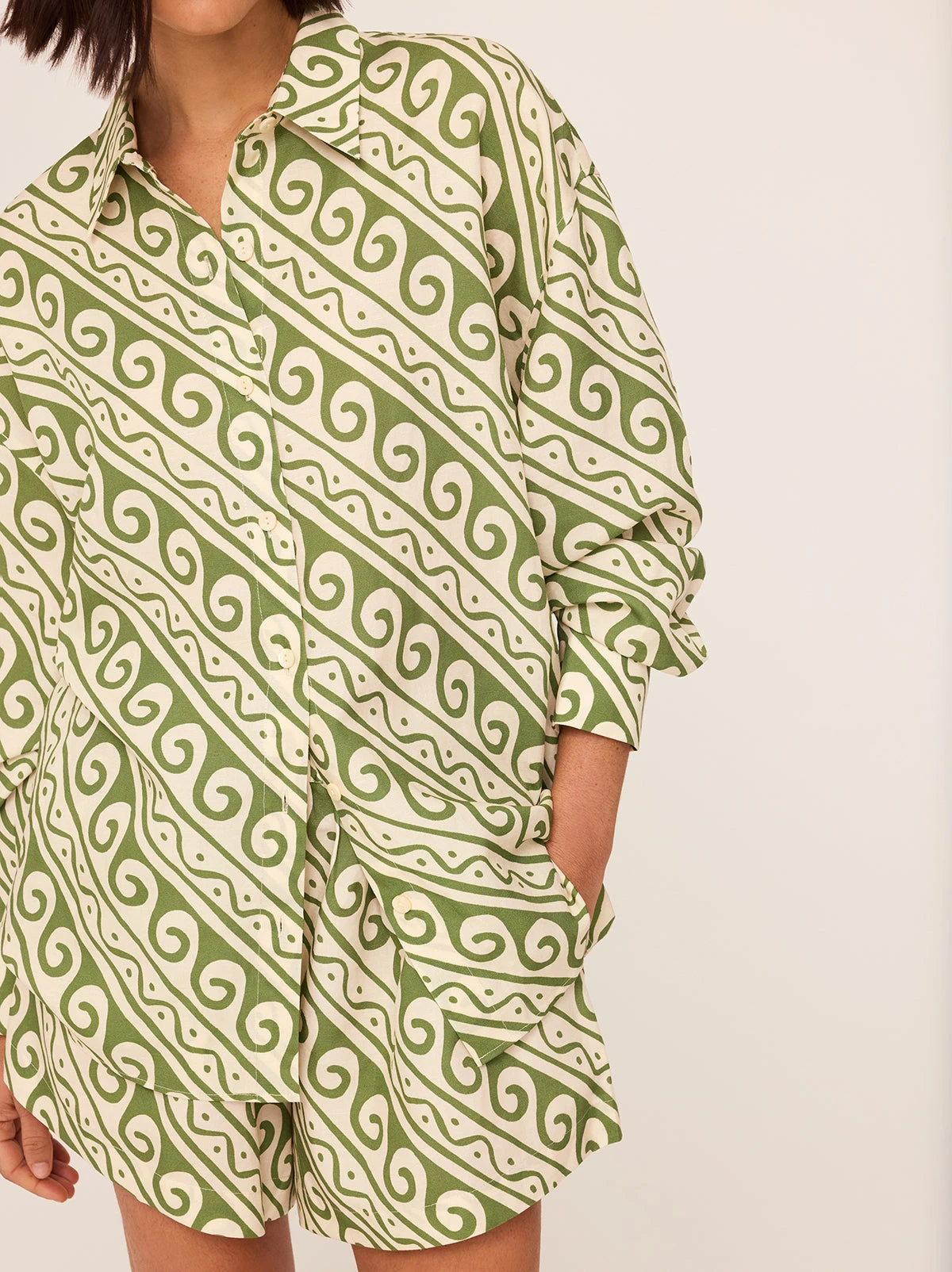 Mariana Green Wave Print Boyfriend Shirt 2 Mariana Green Wave Print Boyfriend Shirt - Image 2